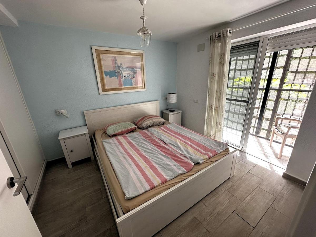 Marvelous Sea & Garden View, Near Carihuela Apartament